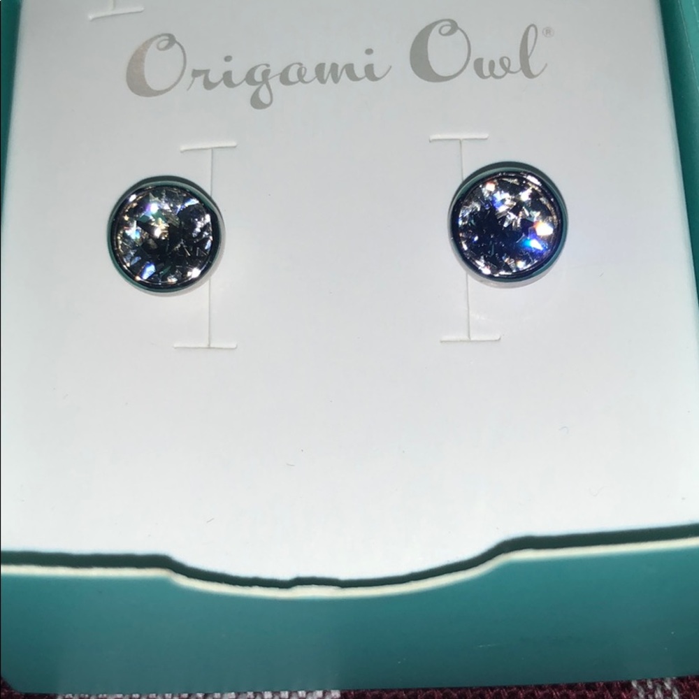 Round earrings